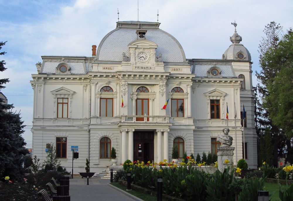 Lovitură la Primăria Târgoviște. Trei persoane, din departamentul economic, reținute, pentru delapidarea a aproximativ 200.000 de lei