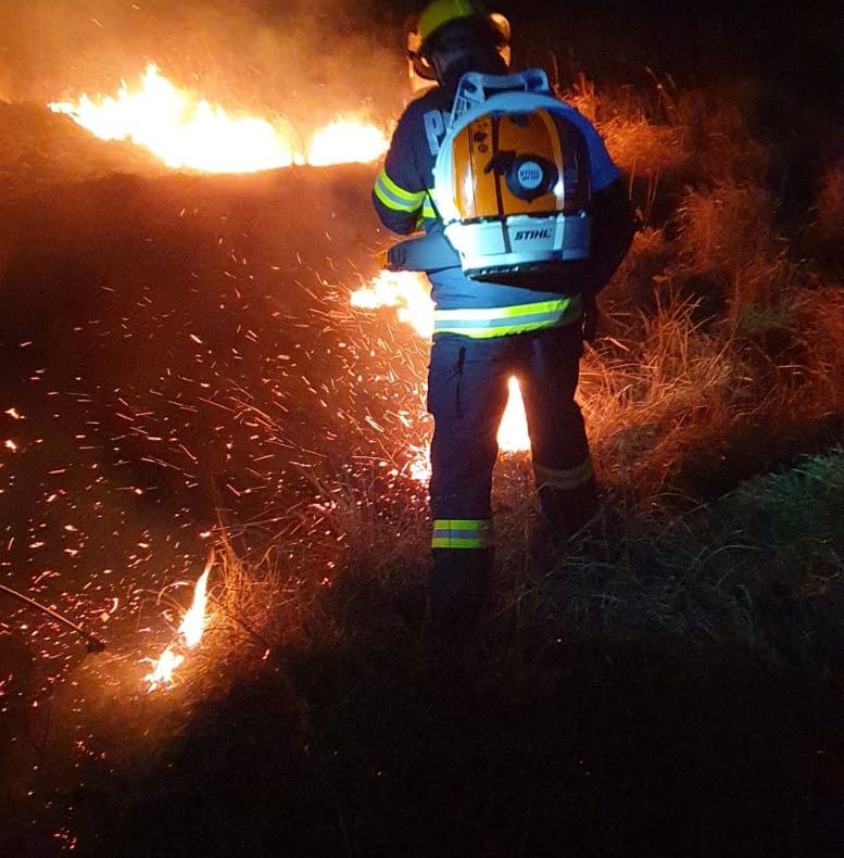 Video| Puternic incendiu de vegetație la Voinești,în Dâmbovița