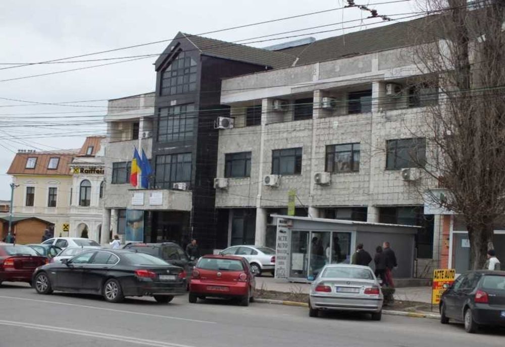 Anunț bulversant de la Serviciul de Permise și Înmatriculări Dâmbovița. "Persoane ce ar trebui să fie în izolare la domiciliu se prezintă la ghișeele instituției"