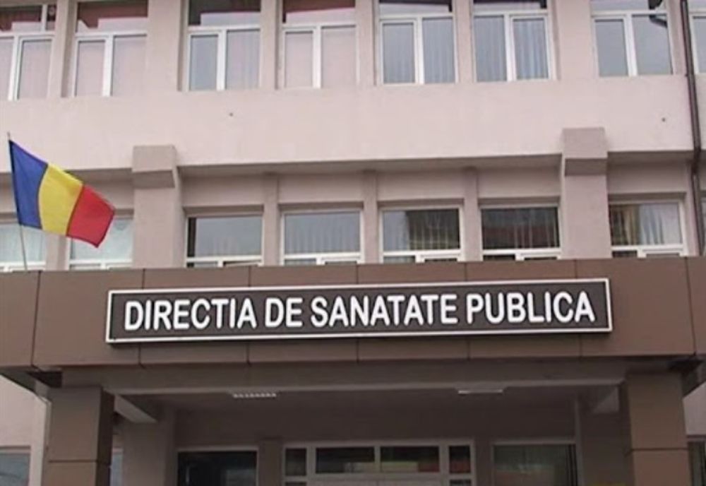 Sute de angajați din centrele rezidențiale pentru bătrâni sunt testați pentru COVID 19, în Dâmbovița