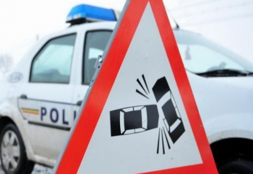 Accident în care au fost implicate trei mașini, la Găești, în Dâmbovița. O persoană rănită