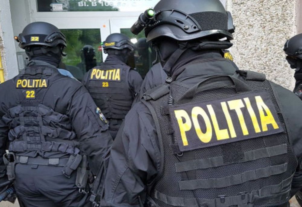 Acțiune de amploare a polițiștilor din Dâmbovița, Prahova și București, într-un dosar de trafic de droguri de mare risc