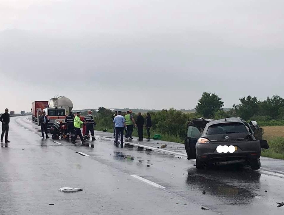 Update-Video| Accident teribil pe A1, în Dâmbovița. Două persoane sunt rănite grav. Traficul este blocat