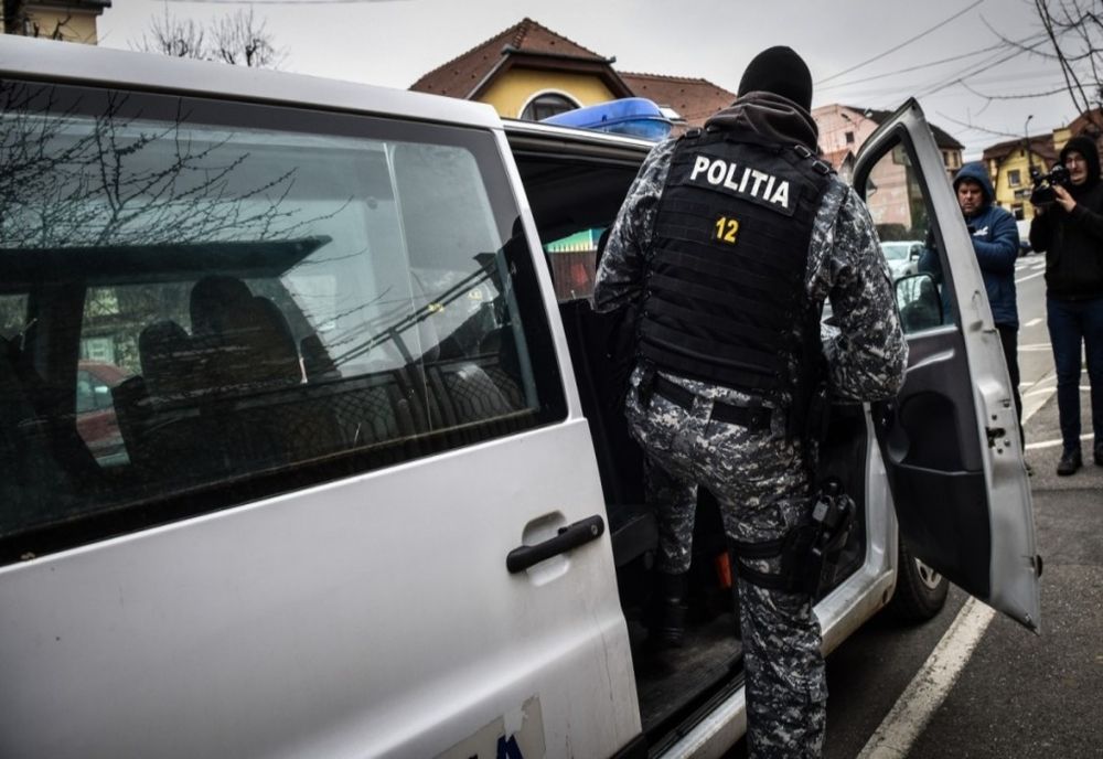 Peste 2.100 percheziții, în 2020, pentru prinderea escrocilor