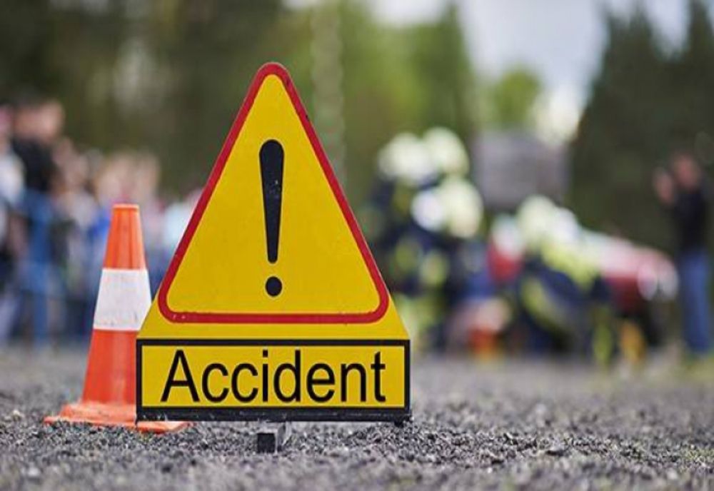 Un bărbat beat și fără permis a intrat cu mașina direct într-un gard 