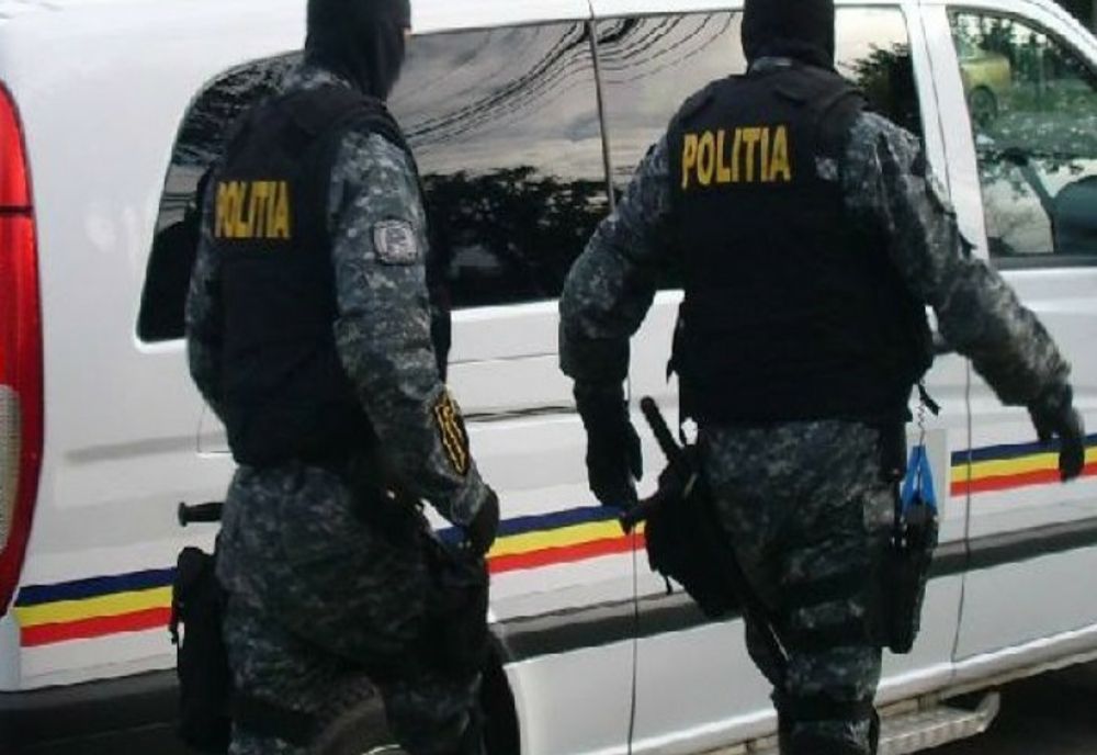 Percheziții la o persoană bănuită de înșelăciune și exercitarea fără drept a unei profesii