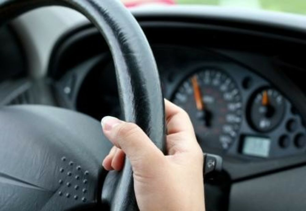 Dosar penal pentru un bărbat prins la volanul unui autoturism radiat din circulaţie 