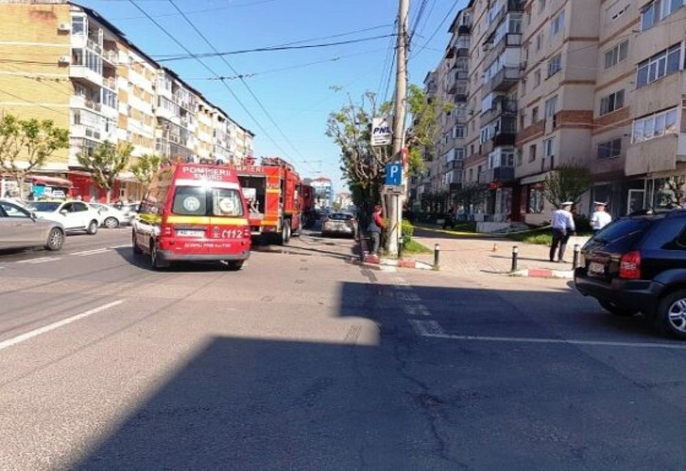 Pompierii au intervenit în Târgoviște la un magazin de unde ieșea fum 
