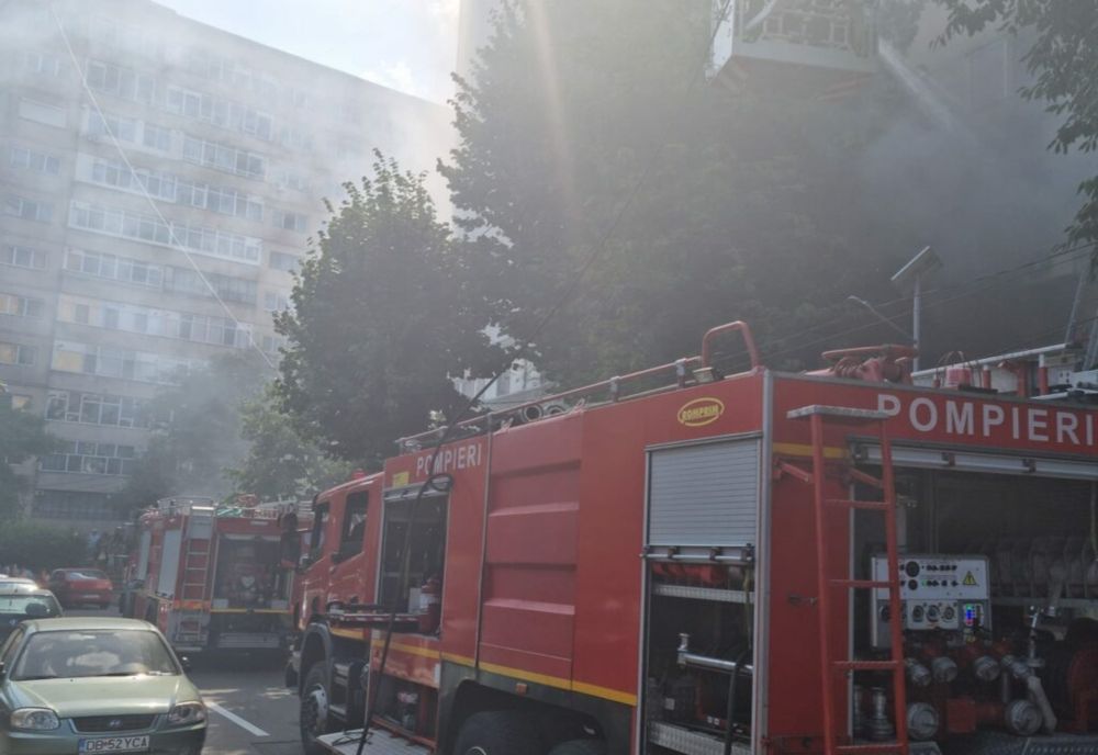 Incendiu la un apartament din Târgoviște. Proprietarul s-a intoxicat cu fum!