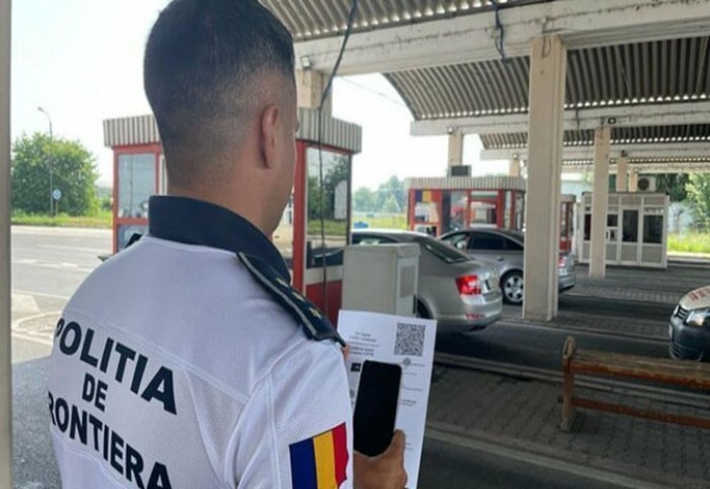Copiii cu vârsta sub 12 ani, exceptați de la carantină la revenirea în România din țările cu risc epidemiologic