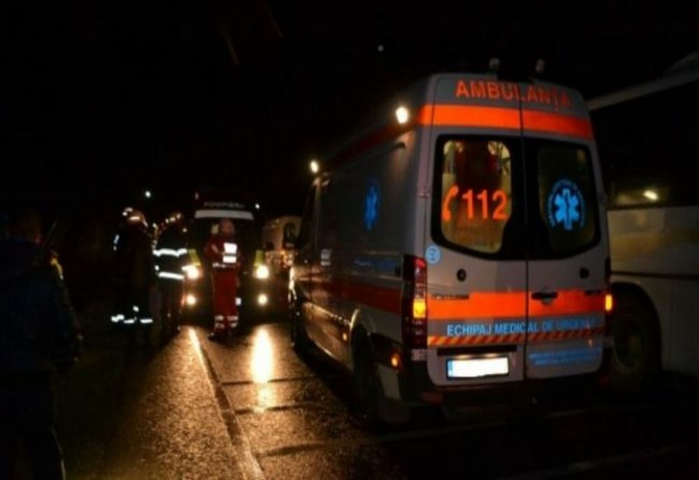 Dâmbovița! Doi tineri au murit noaptea trecută, după ciocnirea dintre un autoturism și un TIR
