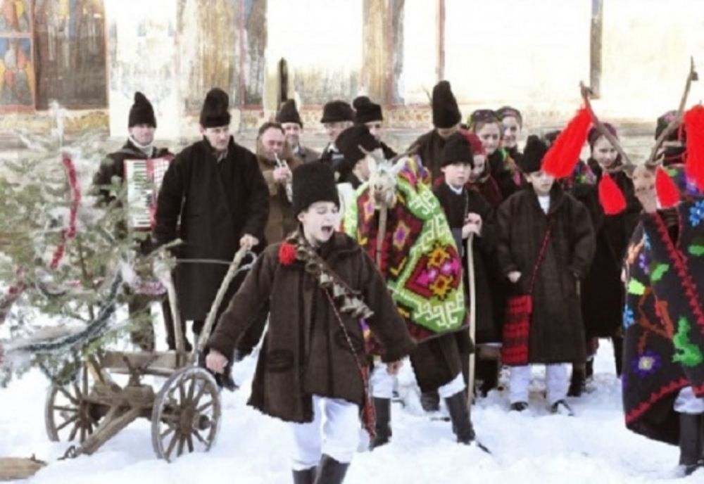Adeverință care servește la mersul cu Plugușorul! O primărie din Dâmbovița a eliberat acest document