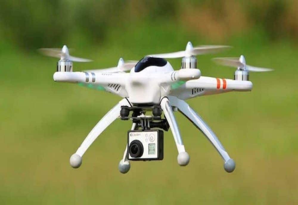 Garda de Mediu cumpără drone pentru fiecare județ. Echipamentele vor căuta surse de poluare 