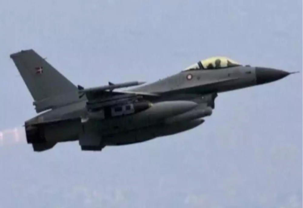 România SUSPENDĂ dreptul de survol şi de aterizare pe teritoriul său pentru aeronavele companiilor ruseşti