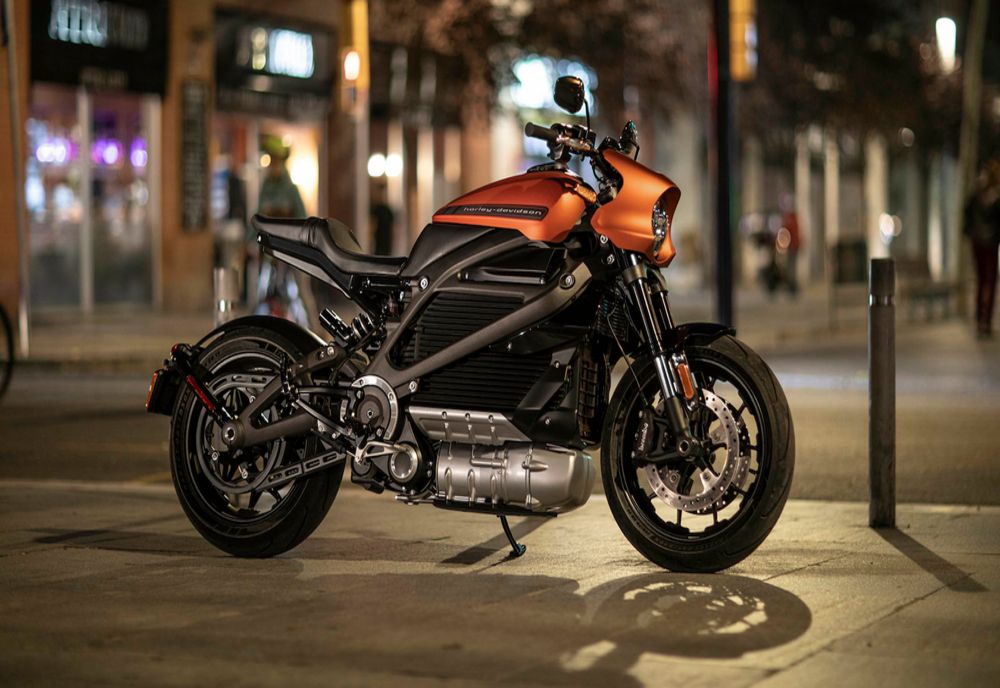 Programul Rabla Moto. Voucher de 26.000 de lei pentru achiziţia de scutere şi motociclete electrice. Pentru cele cu carburant, tichetul este de 9.000 de lei