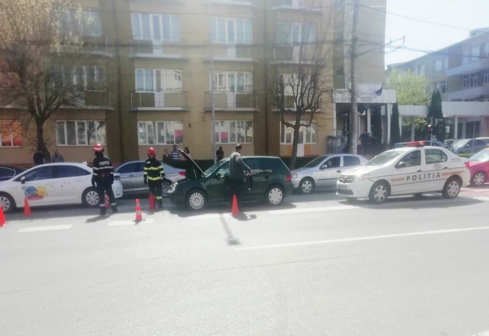 Târgoviște: O femeie a fost rănită în urma impactului dintre două autoturisme 