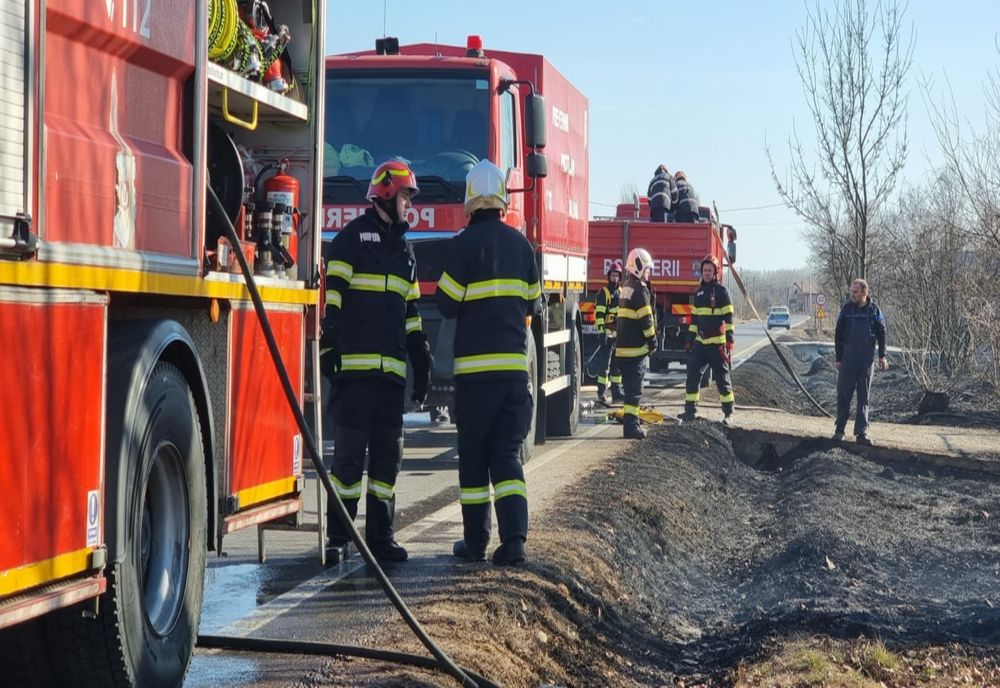 Explozie puternică la o casă din Dâmboviţa. Trei persoane au fost rănite