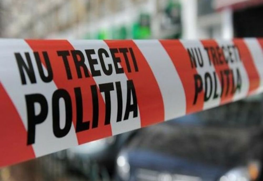 O tânără de 34 de ani s-a aruncat de la etajul unui bloc din Moreni