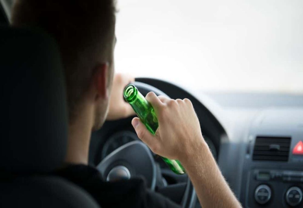 Tânăr beat și fără permis de conducere, accident violent în Dâmbovița! Șoferul mașinii lovite a fost rănit