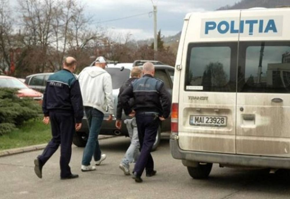 Dâmbovița. Zece persoane reținute în urma unui scandal imens. Trei persoane au avut nevoie de îngrijiri medicale