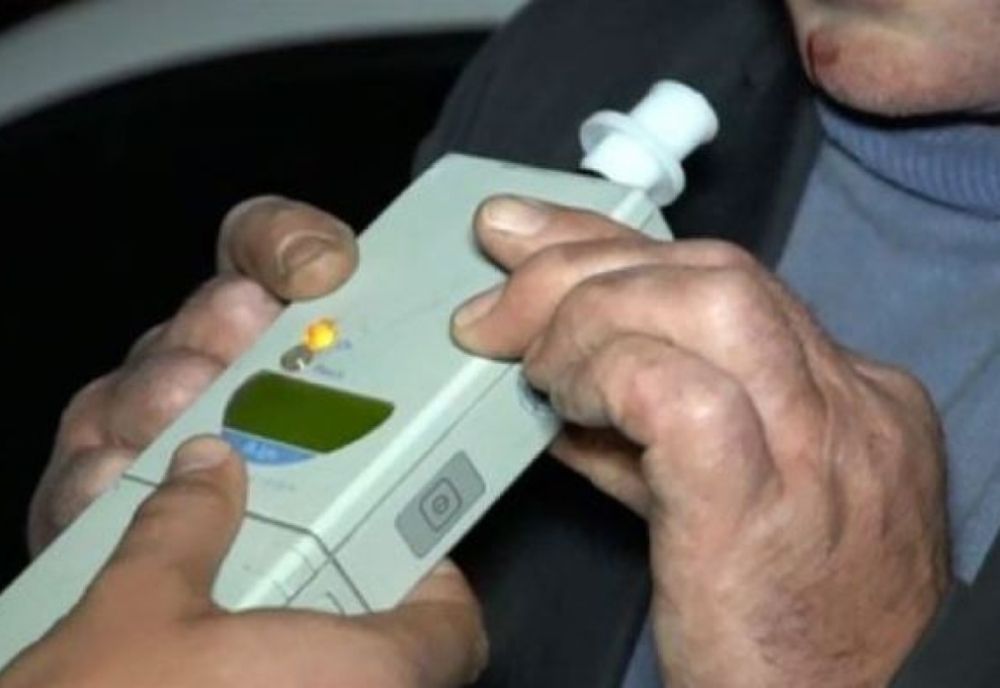 Șofer prins băut la volan, pe o stradă din Găești – Dâmbovița. Ce alcoolemie avea   
