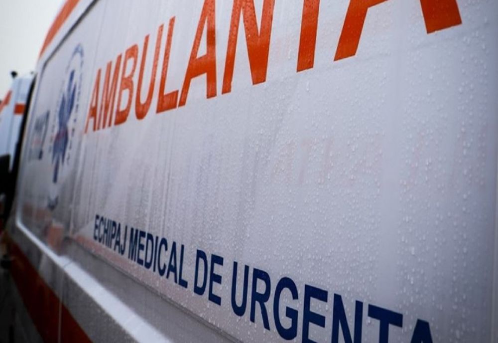 Două autoturisme au intrat în coliziune pe Valea Dâmboviței. O persoană a primit îngrijiri medicale