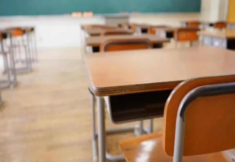 ZI LIBERĂ PENTRU ELEVI ȘI PROFESORI DE ZIUA ÎNVĂȚĂTORULUI 