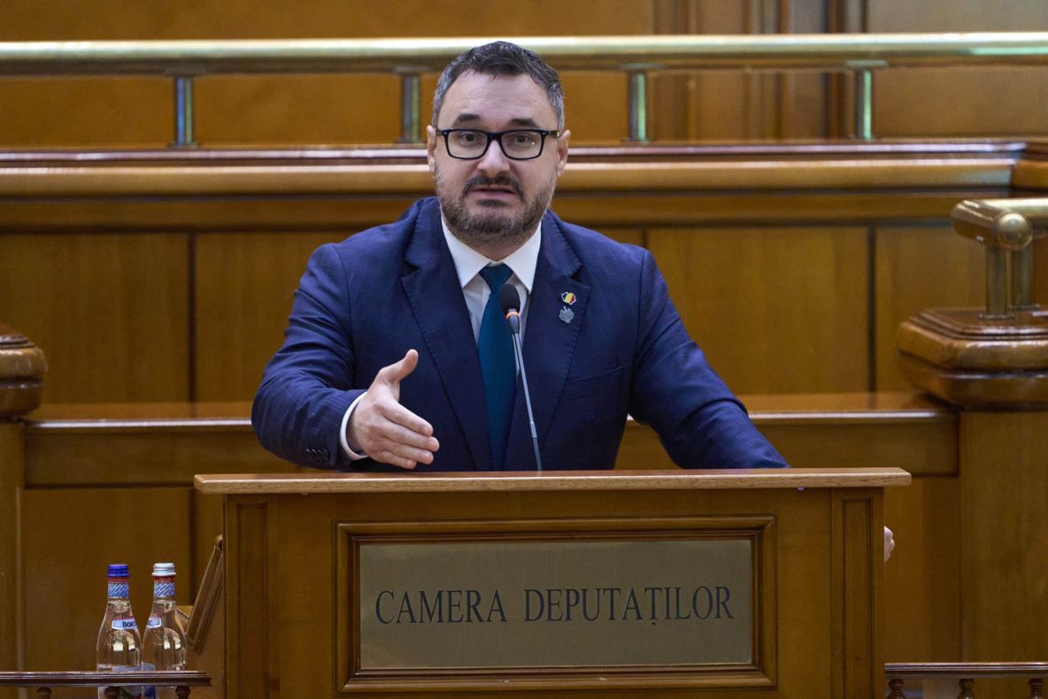 AUR DENUNȚĂ PLĂȚILE DE 35.000 DE EURO PENTRU JUDECĂTORII CCR: "AFRONT LA ADRESA ROMÂNILOR"
