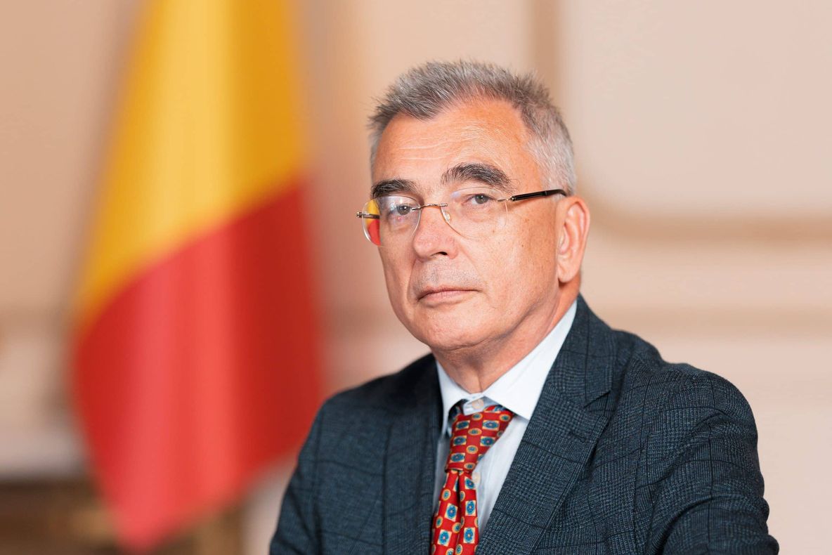 PETRIȘOR PEIU (SENATOR AUR): "GUVERNUL BOLOJAN CREEAZĂ UN PRECEDENT PERICULOS – CONTRACTE SEMNATE FĂRĂ BANI ÎNAINTE DE ALEGERI, SUSPENDATE DUPĂ"