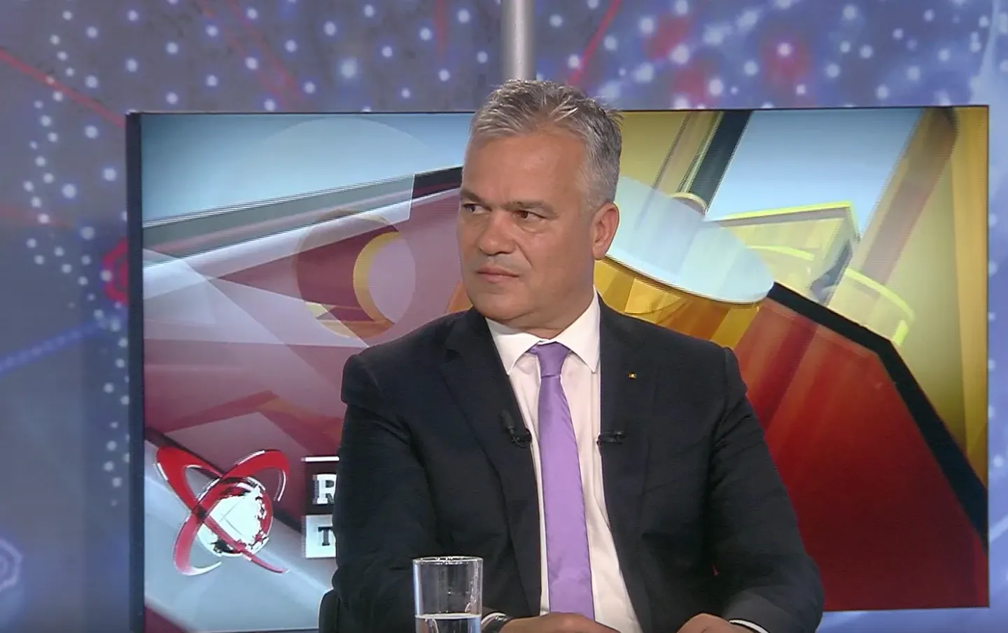 Adrian Veștea: „Vreau să fie foarte clar: nu îmi depun mandatul de premier desemnat.”