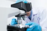 Ce analize gratuite pot face românii neasigurați în 2026. Lista serviciilor decontate de CNAS și condițiile necesare