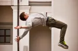 Goana după like-uri care poate ucide. Tinerii escaladează clădiri abandonate