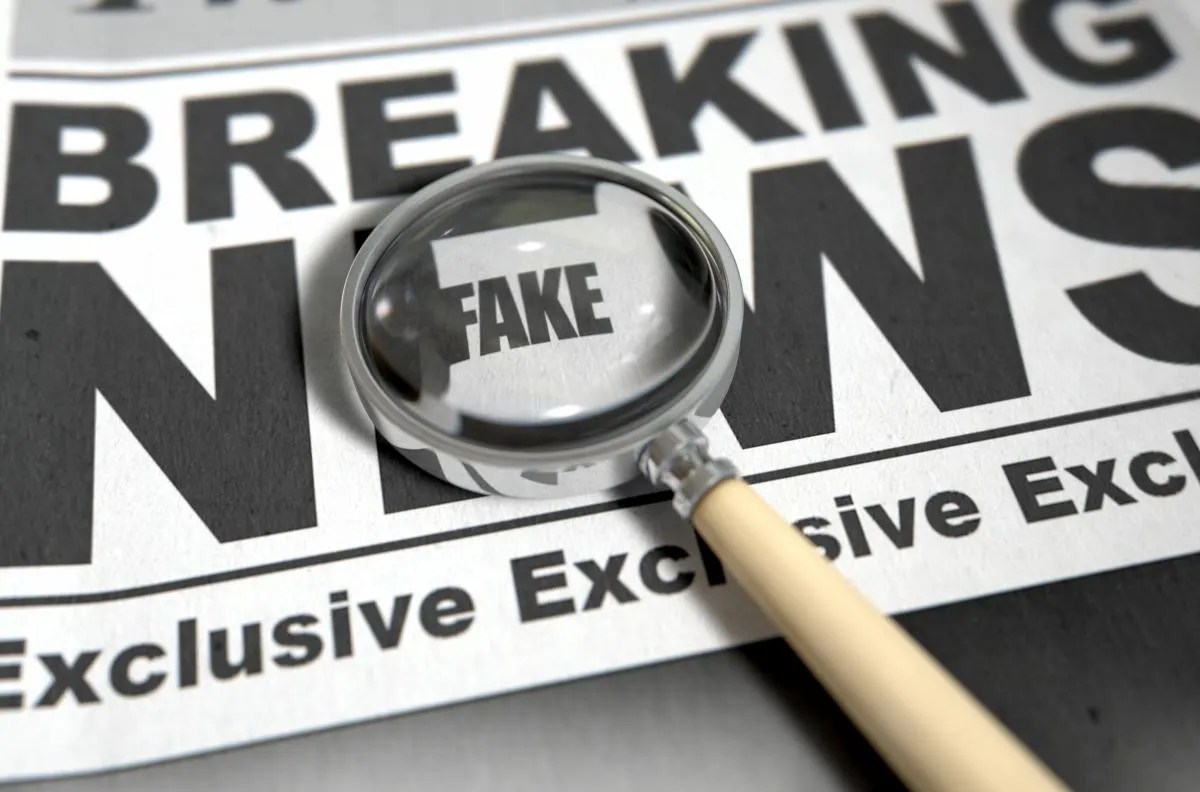 xfakenews_0.jpg.pagespeed.ic_.Vveo6Ki4of