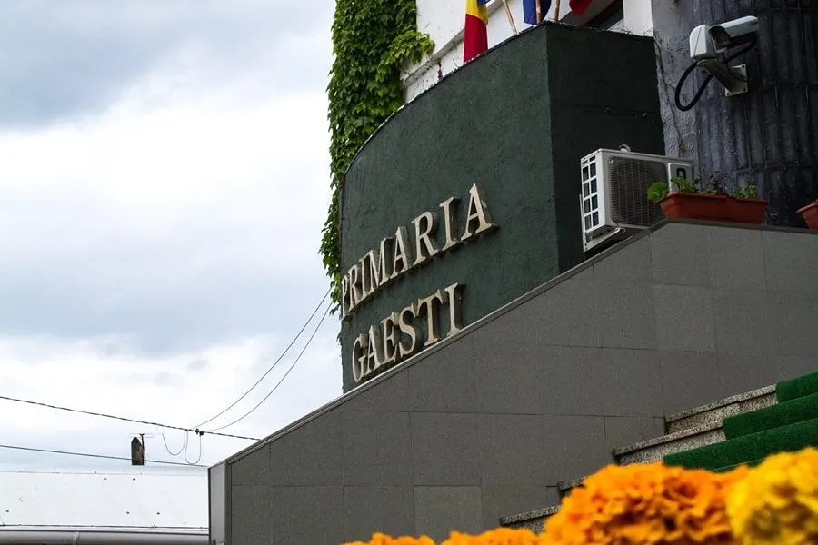 primaria-gaesti-900x600