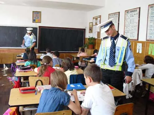 politisti-scoli-preventie