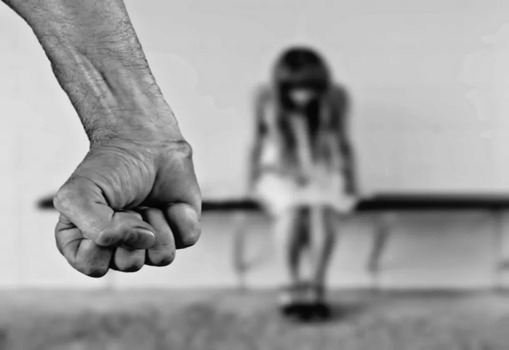 Caz incredibil la Gura Șuții.Minoră de 13 ani găsită inconștientă, la marginea pădurii