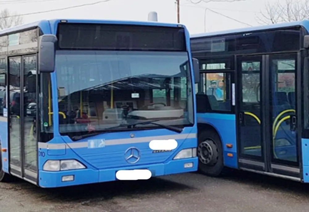 Autobuzele societății SPM Târgoviște rămân în stații și așteaptă "ajutor", când sunt prea mulți călători