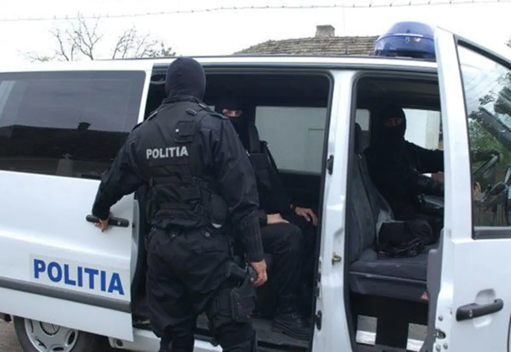 Tânăr de 19 ani reținut de polițiștii dâmbovițeni, pentru furt calificat