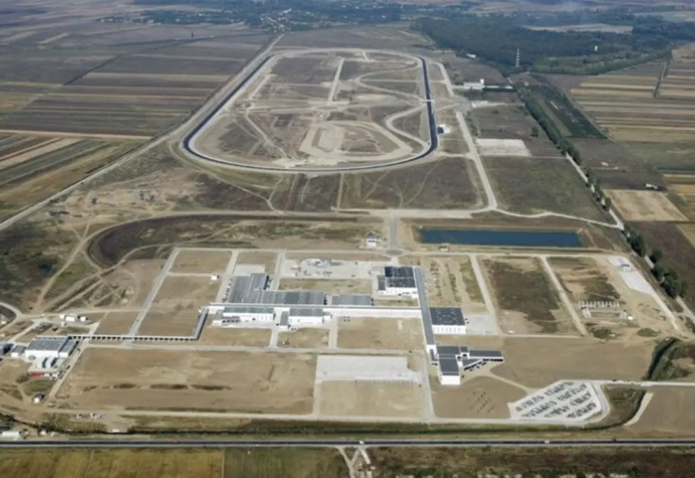 Circulație restricționată pe DN 7, la Titu, la Centrul Tehnic al celor de la Renault