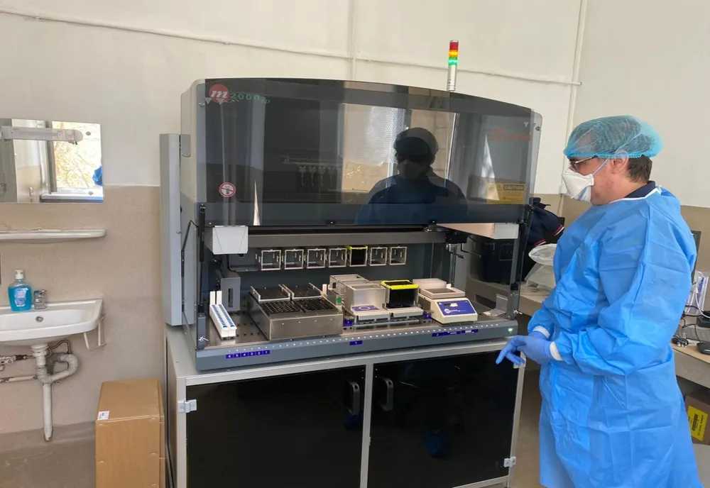 Aparat de testare PCR, pentru coronavirus, la Spitalul Județean din Târgoviște