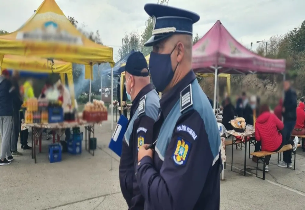 Sute de amenzi pentru dâmbovițenii prinși fără mască de protecție