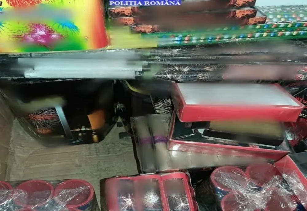 Circa 5.000 de articole pirotehnice, confiscate de polițiști dintr-o piață din Dâmbovița