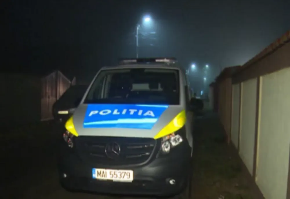 Percheziții de amploare în Dâmbovița. 11 bărbați acuzați de proxenetism prin metoda „loverboy”