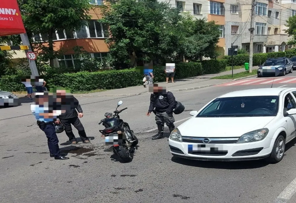 Târgoviște. Accident violent cu o victimă! O motocicletă și un autoturism au fost implicate