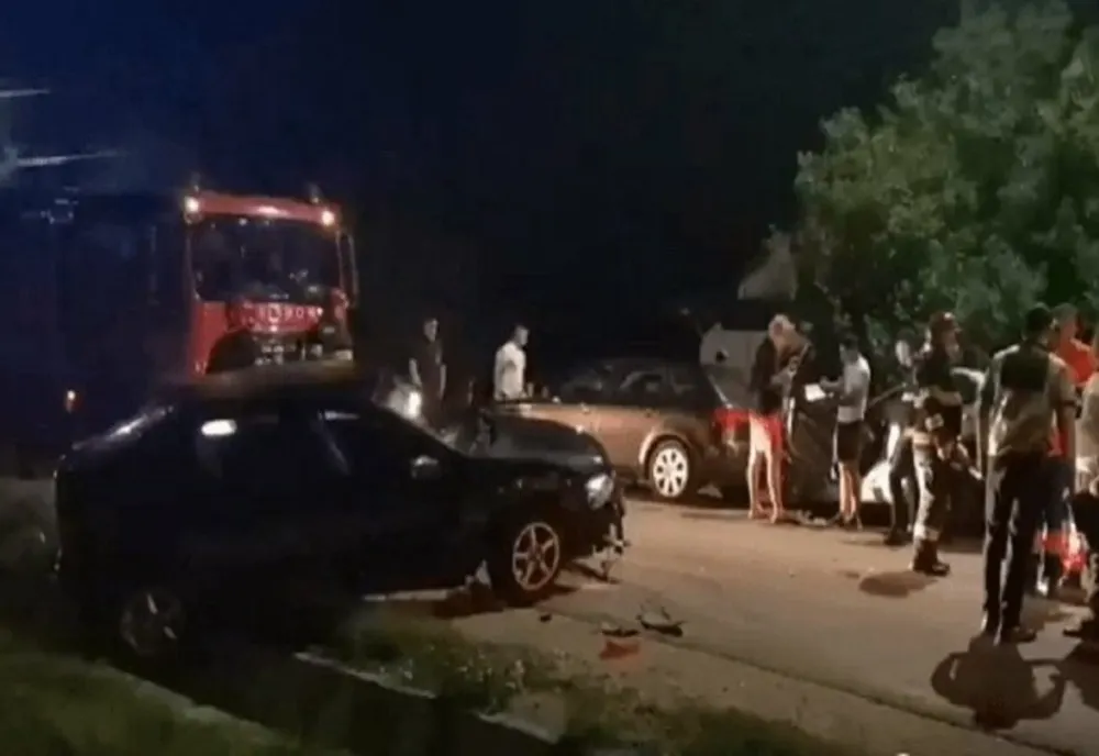 Trei pietoni răniți în urma unui accident produs aseară, în Dâmbovița