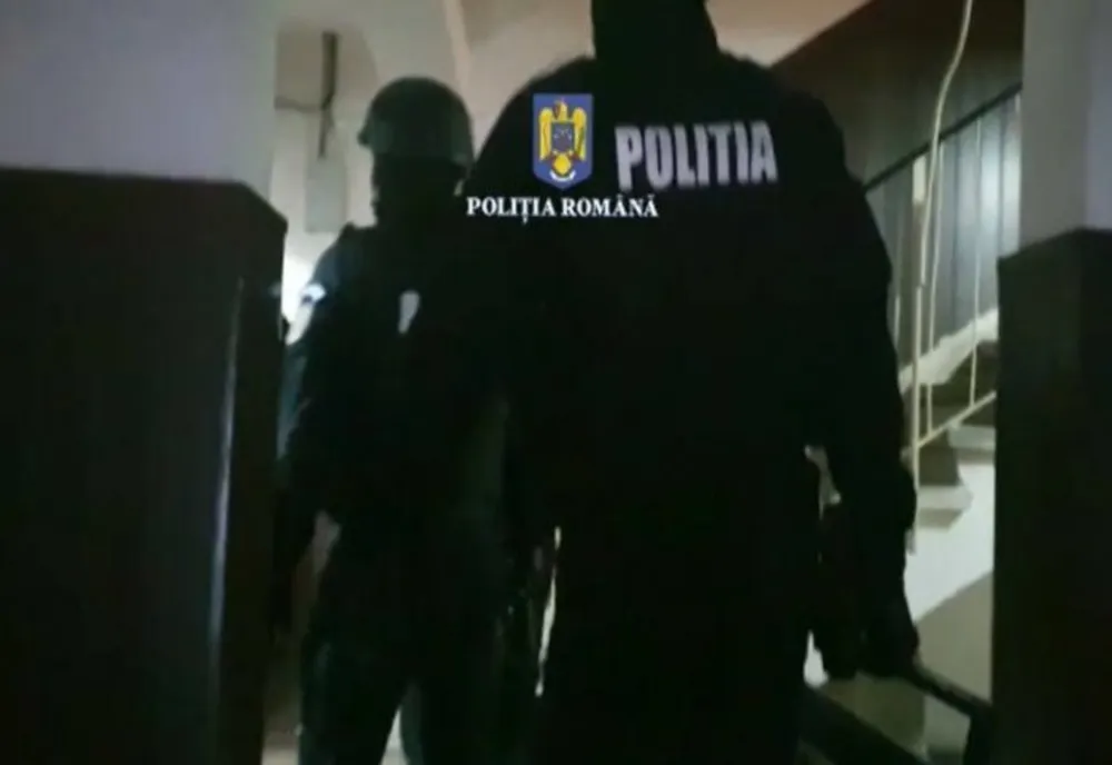 Percheziții în Dâmbovița şi Ilfov la o grupare infracțională ce făcea evaziune fiscală cryptomonede- VIDEO
