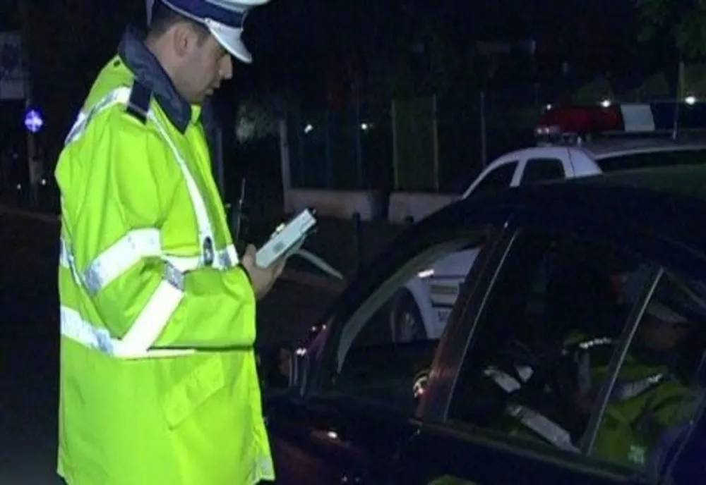 Dâmboviţa. Bărbat prins fără permis și beat, la volan