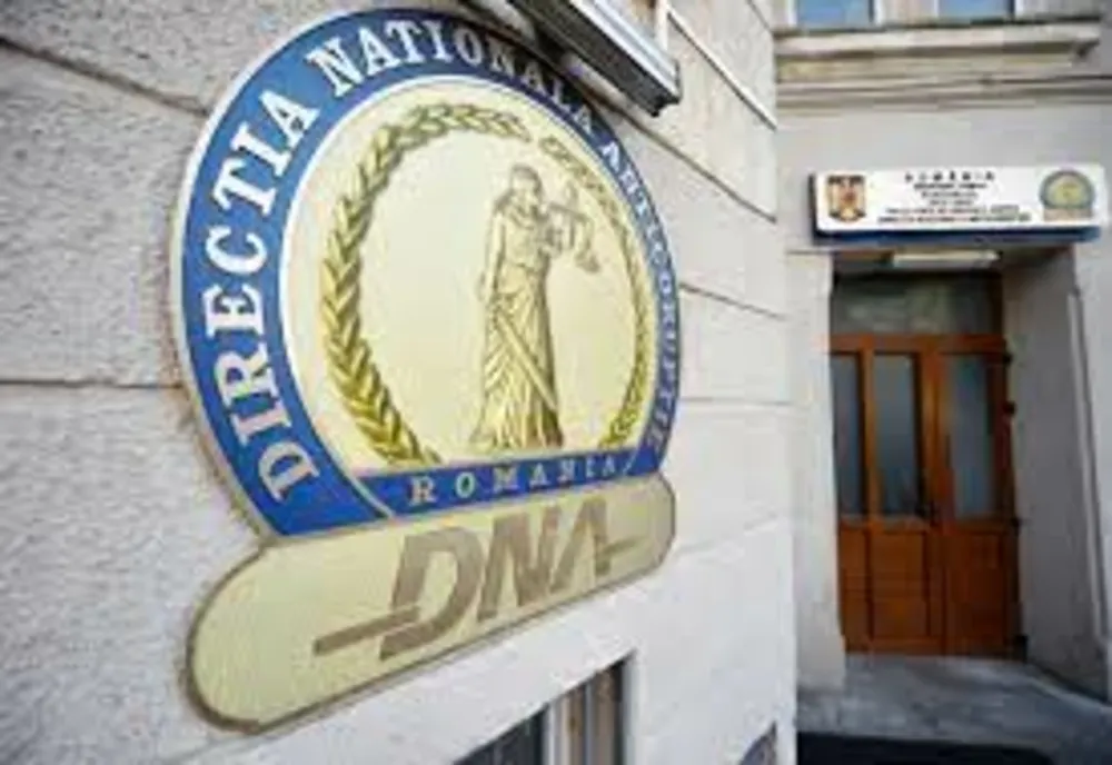Comisar şef DGA, reținut pentru trafic de influenţă în legătură cu angajarea a doi asistenţi medicali