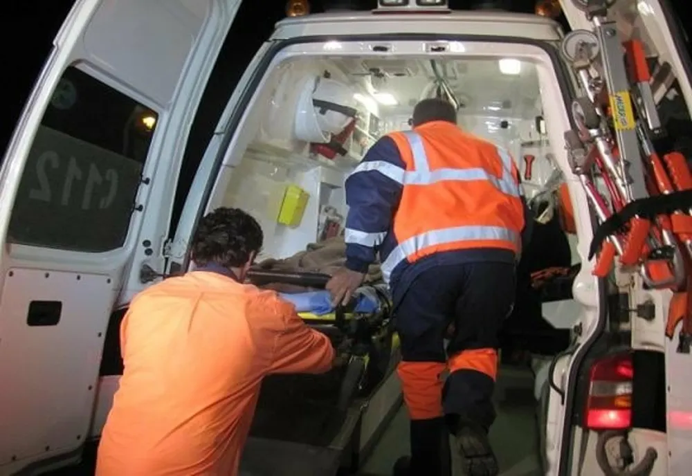Dâmbovița. Accident violent între o căruță și un autoturism pe DN 71, la Fieni. Căruțașul a ajuns la spital