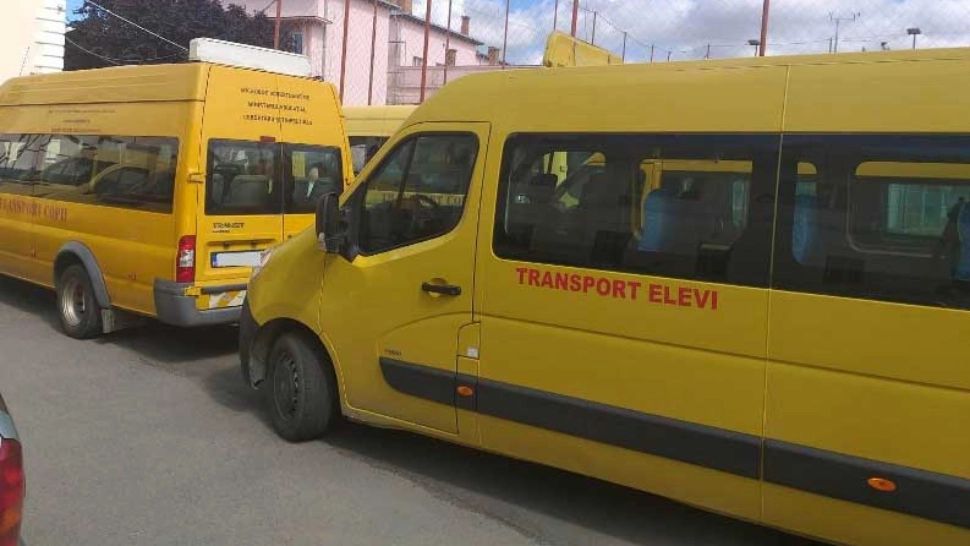Microbuz școlar